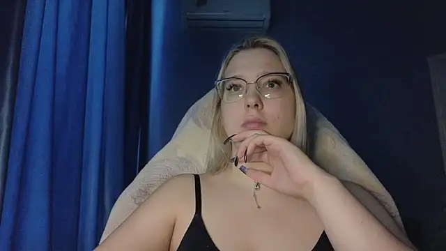 HotBrandyX online show from November 14, 8:46 am