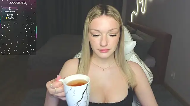 MargaretSweet1 online show from May 7, 1:55 am