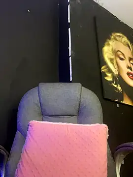 viktoria davis  online show from October 22, 12:33 am