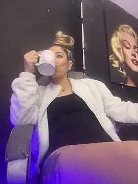 viktoria davis  online show from March 14, 12:06 am