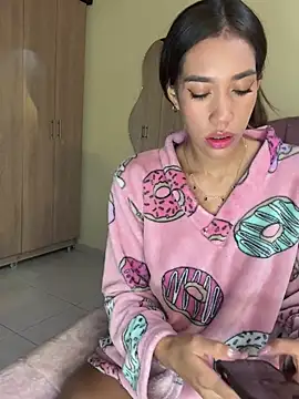 zoe storm online show from May 2, 5:07 pm