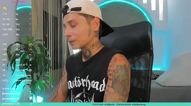 Snapshot of tattokoi chatting on March 1, 11:47 pm tattokoi online show from March 1, 11:47 pm