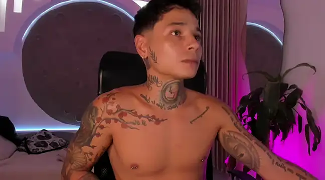 Snapshot of tattokoi chatting on March 13, 12:59 am tattokoi online show from March 13, 12:59 am