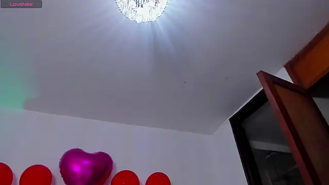 Snapshot of Dayana__Ospina chatting on February 13, 7:31 pm Dayana Ospina online show from February 13, 7:31 pm