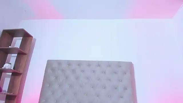 Snapshot of Dayana__Ospina chatting on February 25, 11:11 pm Dayana Ospina online show from February 25, 11:11 pm