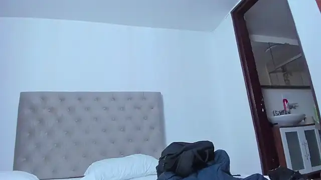 Snapshot of Dayana__Ospina chatting on March 2, 8:27 am Dayana Ospina online show from March 2, 8:27 am