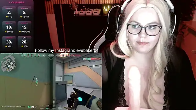 Snapshot of EveBaker04 chatting on March 5, 11:27 pm EveBaker04 online show from March 5, 11:27 pm