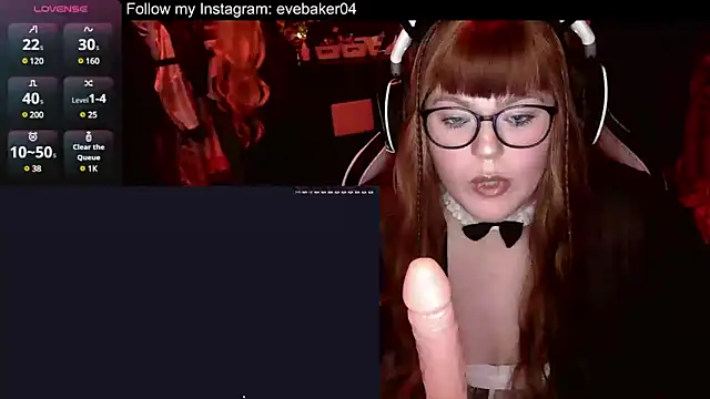 Snapshot of EveBaker04 chatting on March 14, 6:07 pm EveBaker04 online show from March 14, 6:07 pm