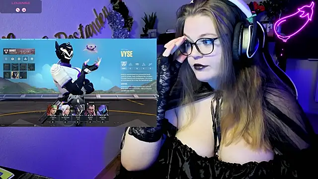 Snapshot of EveBaker04 chatting on October 20, 12:16 pm EveBaker04 online show from October 20, 12:16 pm