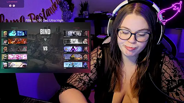 Snapshot of EveBaker04 chatting on October 23, 11:14 pm EveBaker04 online show from October 23, 11:14 pm