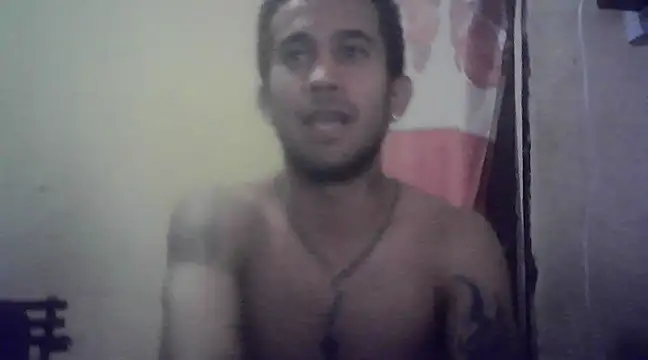 Snapshot of EstebanAkyLu chatting on January 24, 5:42 am EstebanAkyLu online show from January 24, 5:42 am