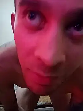 Snapshot of EstebanAkyLu chatting on March 12, 8:41 am EstebanAkyLu online show from March 12, 8:41 am