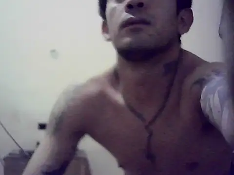 Snapshot of EstebanAkyLu chatting on November 20, 8:03 am EstebanAkyLu online show from November 20, 8:03 am