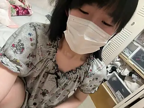 Snapshot of riri_riri_jp chatting on June 24, 2:27 pm riri riri jp online show from June 24, 2:27 pm
