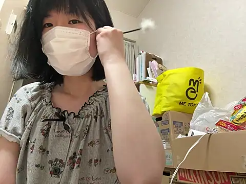 Snapshot of riri_riri_jp chatting on July 3, 3:51 pm riri riri jp online show from July 3, 3:51 pm