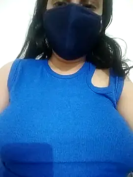 Snapshot of tasty_Chocobaar chatting on December 4, 10:29 pm tasty Chocobaar online show from December 4, 10:29 pm