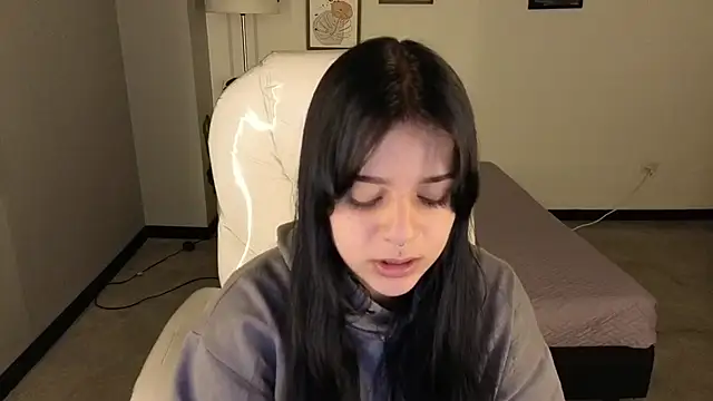 Nicole Foxx  online show from October 6, 7:22 pm