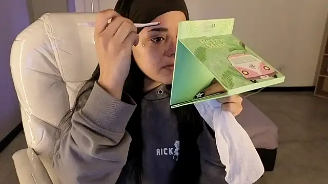 Nicole Foxx  online show from October 7, 6:38 pm