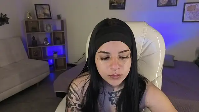 Nicole Foxx  online show from October 13, 7:36 pm