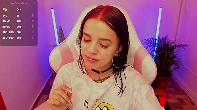 Snapshot of Nicole_Foxx_ chatting on May 11, 4:48 pm Nicole Foxx online show from May 11, 4:48 pm