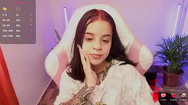 Snapshot of Nicole_Foxx_ chatting on May 12, 4:04 pm Nicole Foxx online show from May 12, 4:04 pm