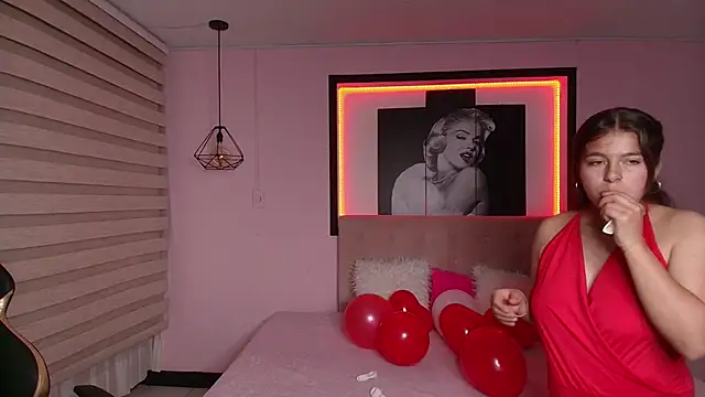 Kitten Cam online show from February 14, 1:08 pm