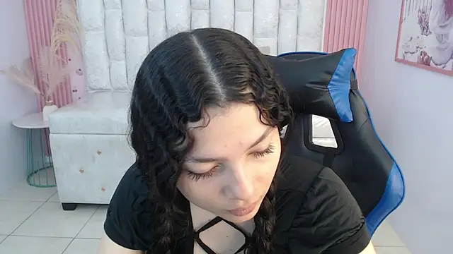 Snapshot of shalon_diaz_s chatting on October 22, 1:33 pm shalon diaz s online show from October 22, 1:33 pm