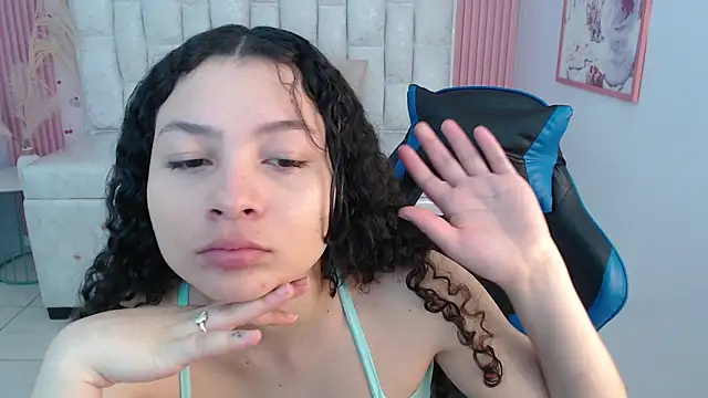 Snapshot of shalon_diaz_s chatting on October 27, 1:04 pm shalon diaz s online show from October 27, 1:04 pm