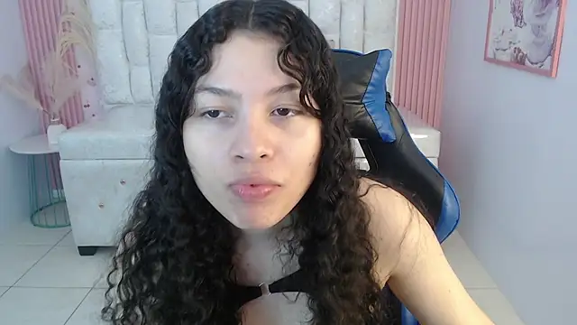 Snapshot of shalon_diaz_s chatting on October 31, 1:56 pm shalon diaz s online show from October 31, 1:56 pm