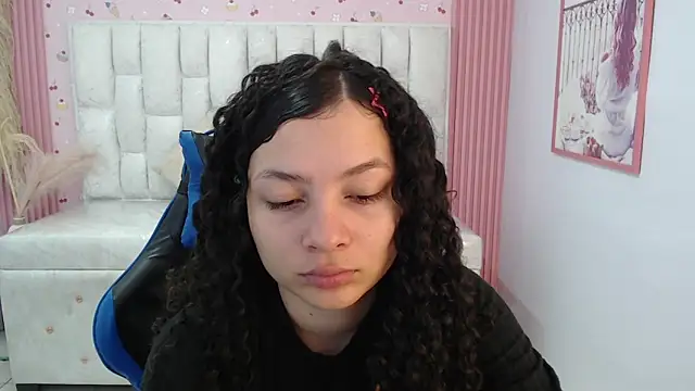 Snapshot of shalon_diaz_s chatting on November 15, 1:18 pm shalon diaz s online show from November 15, 1:18 pm