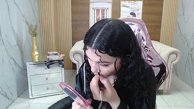 Snapshot of shalon_diaz_s chatting on November 30, 1:15 pm shalon diaz s online show from November 30, 1:15 pm