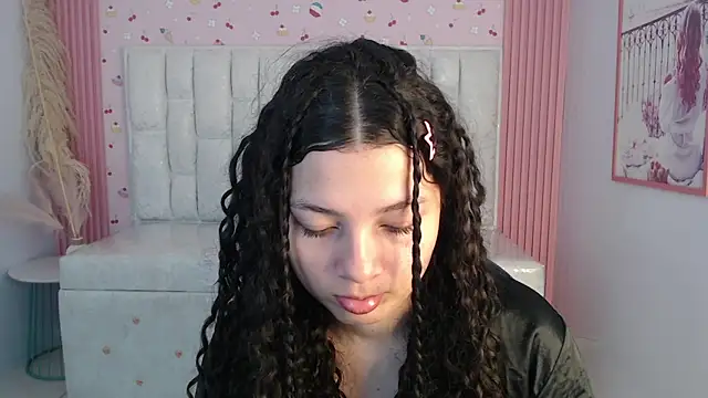 Snapshot of shalon_diaz_s chatting on December 3, 1:09 pm shalon diaz s online show from December 3, 1:09 pm