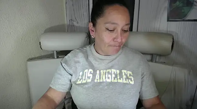 JULIANAWET69 online show from February 14, 1:56 am