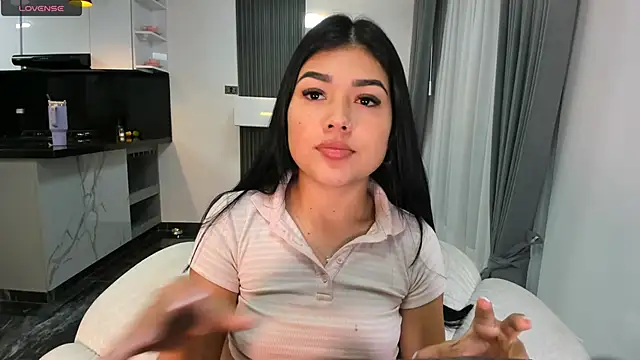 Snapshot of 1lubonnie chatting on February 26, 4:58 am 1lubonnie online show from February 26, 4:58 am