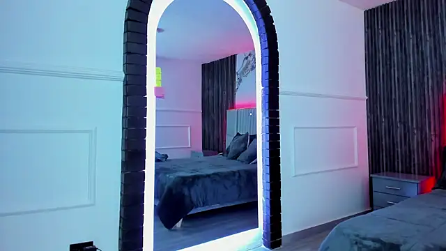 Gigidoll online show from January 21, 2:15 pm