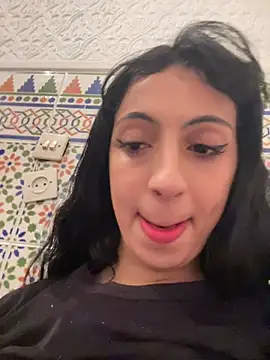 Snapshot of majdolin78 chatting on February 20, 10:59 am majdolin78 online show from February 20, 10:59 am