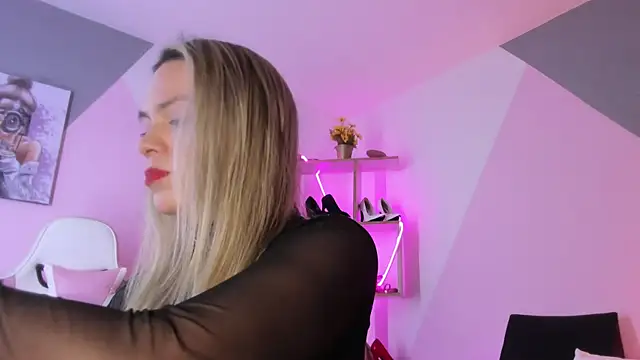 RayaCarr  online show from February 15, 2:11 pm