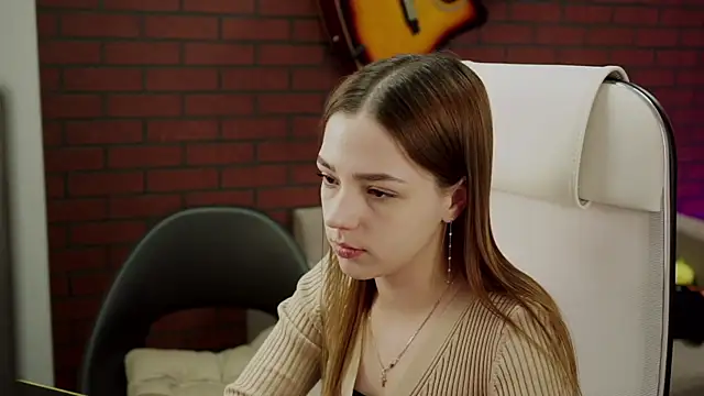 PamBeesly online show from January 22, 12:38 pm