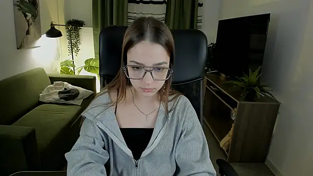 PamBeesly online show from March 19, 2:35 pm