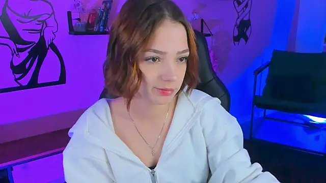 PamBeesly online show from October 4, 8:23 am