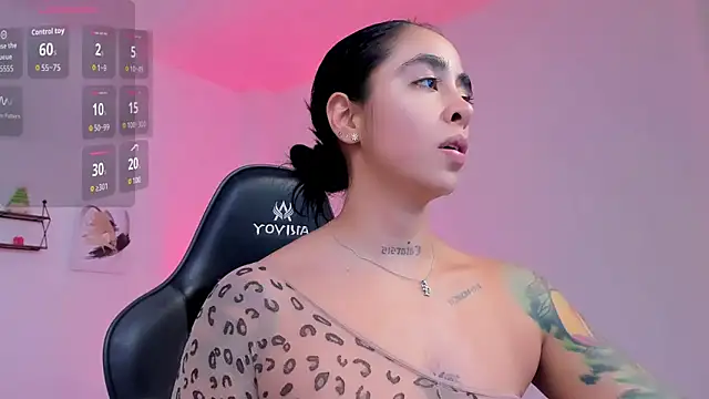 sophierooy22 online show from January 5, 6:11 pm