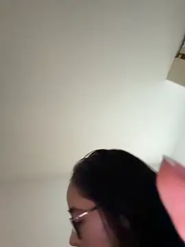 Snapshot of sophierooy22 chatting on June 21, 5:48 pm sophierooy22 online show from June 21, 5:48 pm