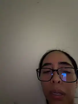 Snapshot of sophierooy22 chatting on June 22, 3:25 am sophierooy22 online show from June 22, 3:25 am