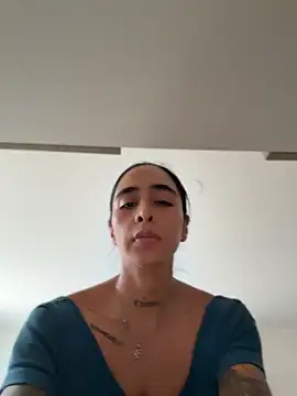 Snapshot of sophierooy22 chatting on June 22, 9:45 pm sophierooy22 online show from June 22, 9:45 pm