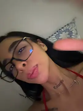 Snapshot of sophierooy22 chatting on August 1, 10:52 pm sophierooy22 online show from August 1, 10:52 pm
