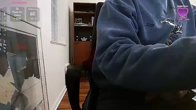 Snapshot of Prolapse_Pig chatting on February 23, 4:07 am Prolapse Pig online show from February 23, 4:07 am