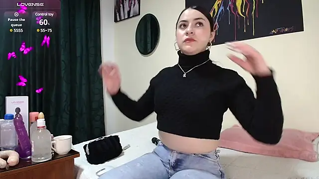 Snapshot of Emmie_Hot chatting on March 18, 12:03 pm Emmie Hot online show from March 18, 12:03 pm