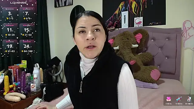 Snapshot of Emmie_Hot chatting on September 9, 11:54 am Emmie Hot online show from September 9, 11:54 am