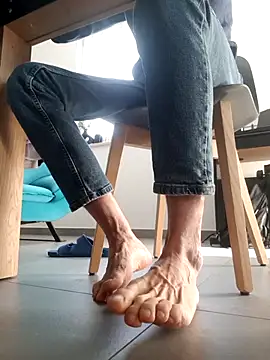 Masterclassyfeet online show from April 9, 7:03 am
