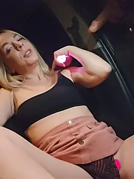 Snapshot of SweetyNinaOff1 chatting on February 16, 9:22 pm SweetyNinaOff1 online show from February 16, 9:22 pm